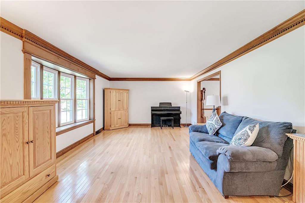 201 Constance Drive McKees Rocks, PA 15136 - Photo 4 of 25 Gallery Image 4