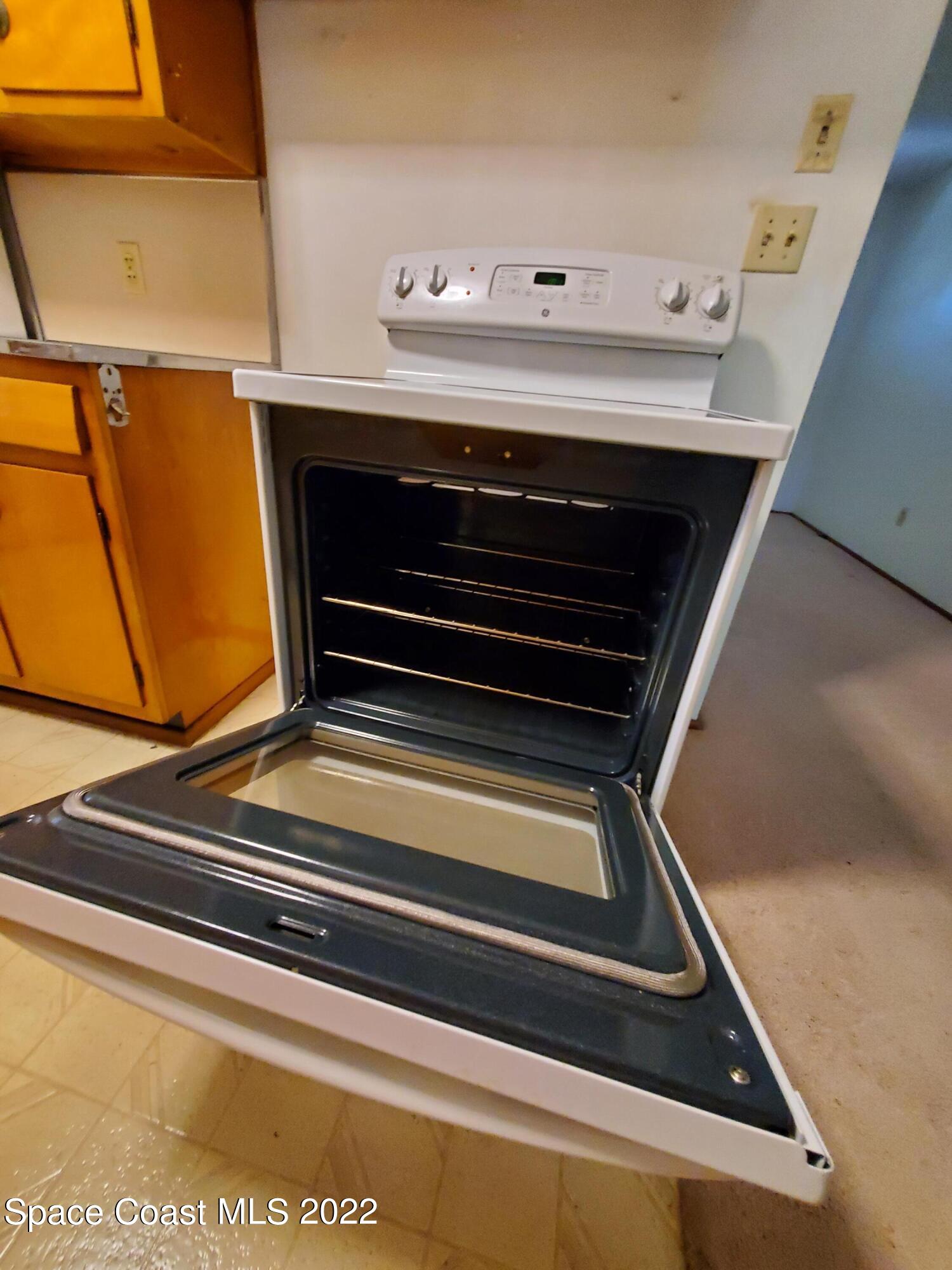 1507 Emory Lane Cocoa, FL 32922 - Photo 18 of 57 a close view of utility stove