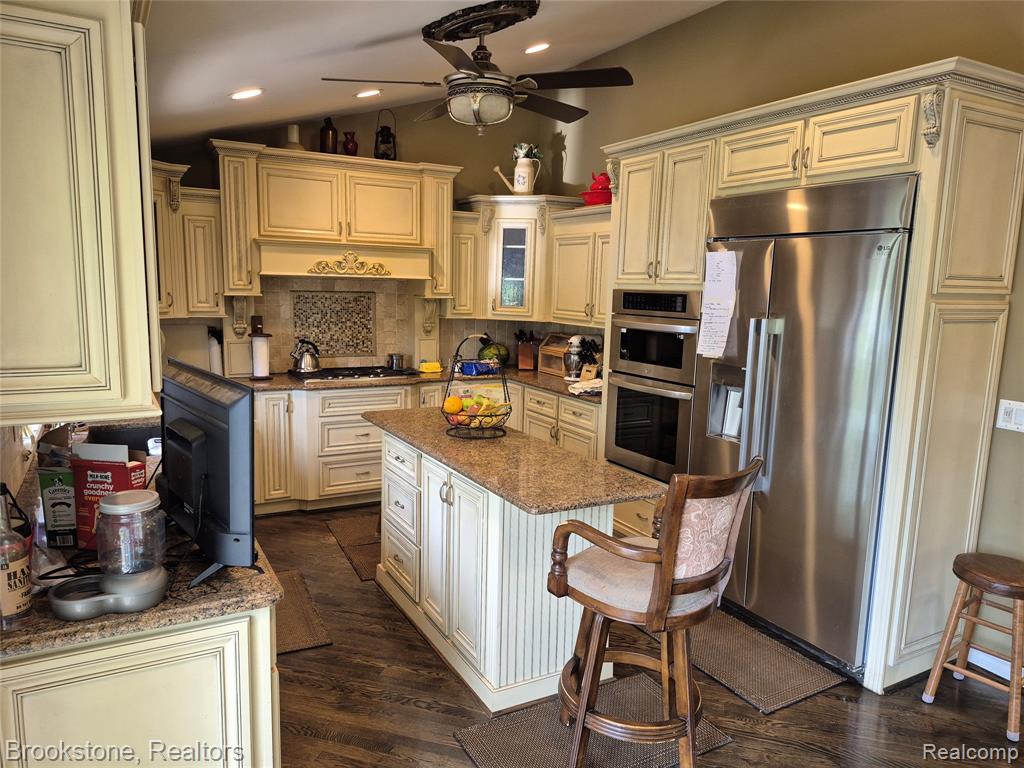 5910 Spring Valley Lane Dryden, MI 48428 - Photo 20 of 87