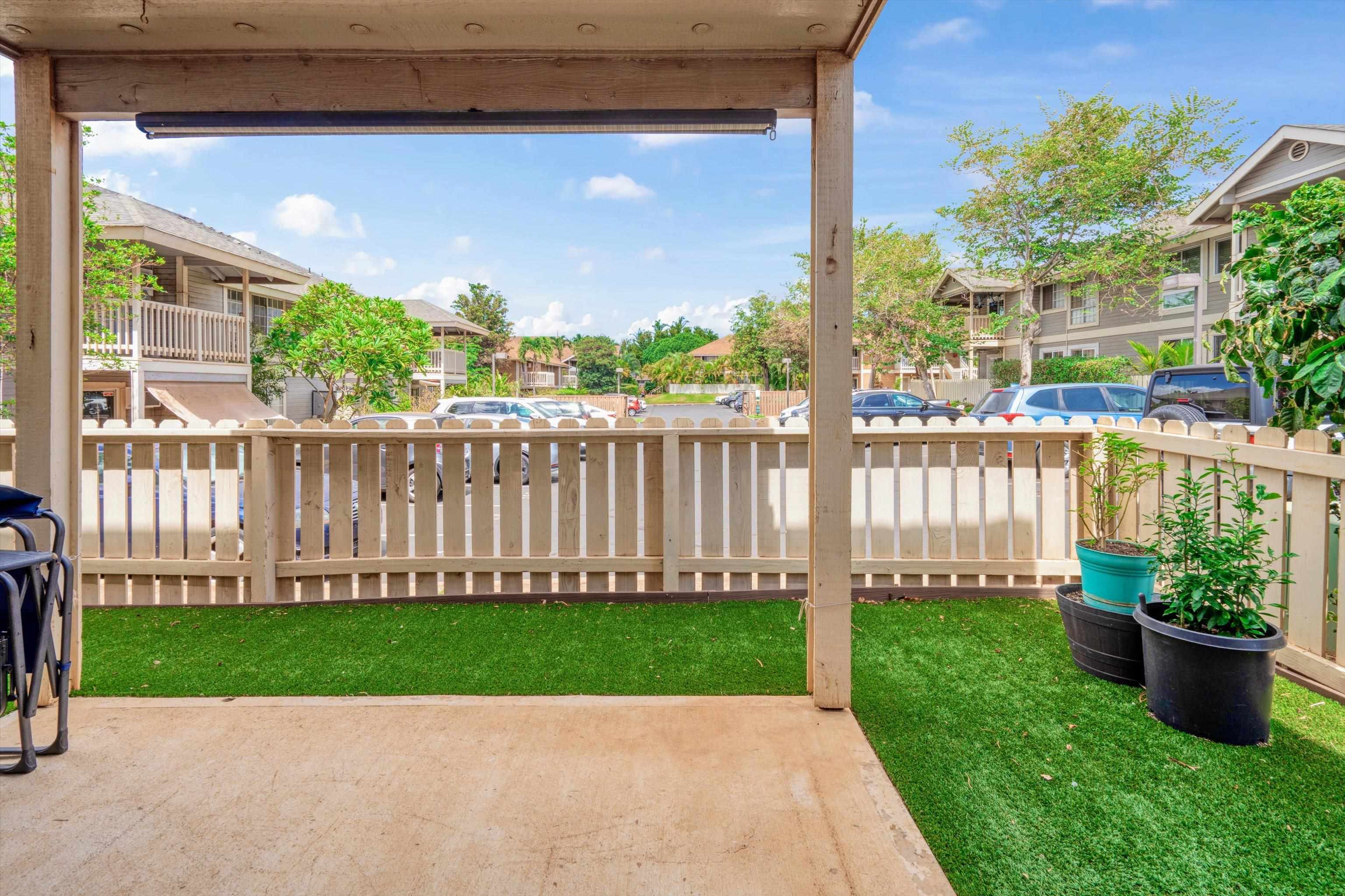 140 Uwapo Road, Unit 19105 Kihei, HI 96753 - Photo 19 of 42 a view of a backyard with a garden