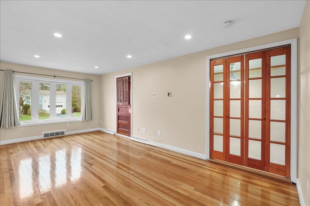 21 Gale Road Weymouth, MA 02188 - Photo 12 of 39