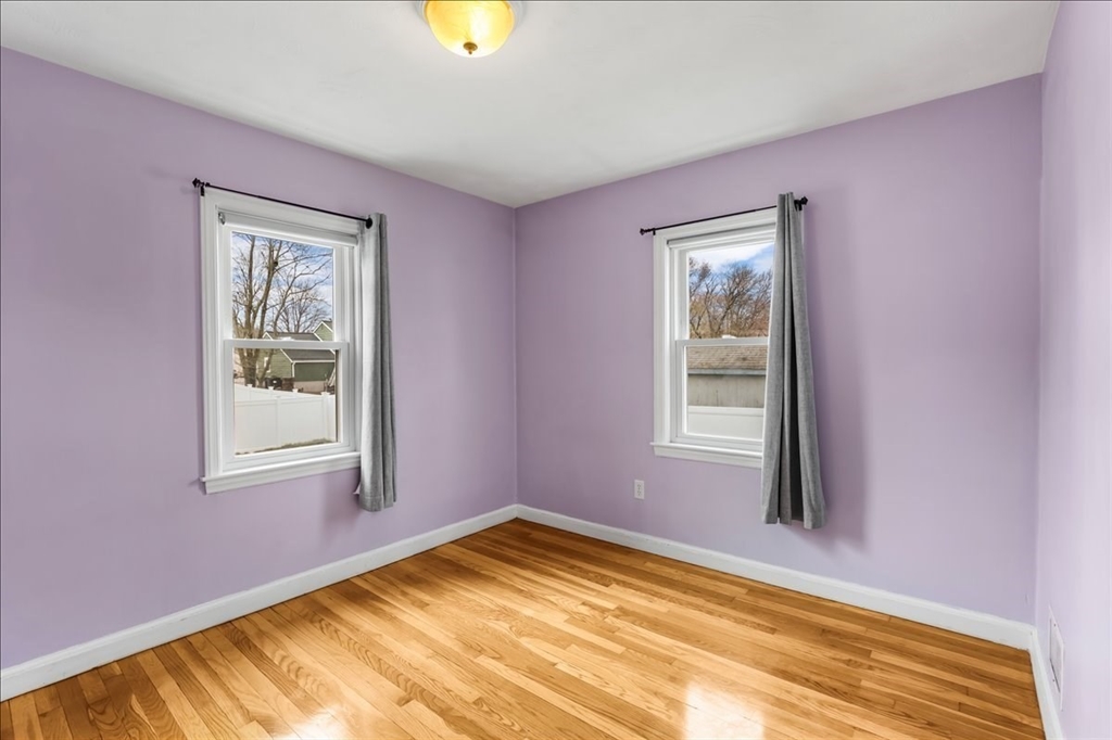 21 Gale Road Weymouth, MA 02188 - Photo 14 of 39