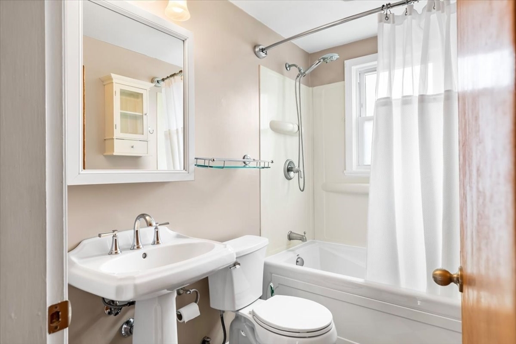 21 Gale Road Weymouth, MA 02188 - Photo 21 of 39