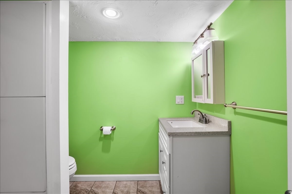 21 Gale Road Weymouth, MA 02188 - Photo 24 of 39