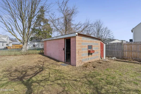 $199,900 | 1815 Curry Road, Rotterdam, NY 12306
