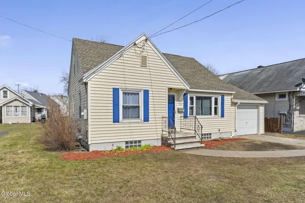 $199,900 | 1815 Curry Road, Rotterdam, NY 12306