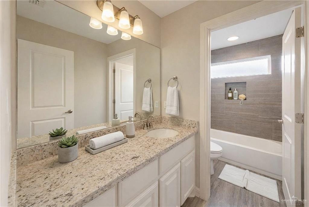 14405 Chalk Rdg Drive McAllen, TX 78504 - Photo 9 of 20