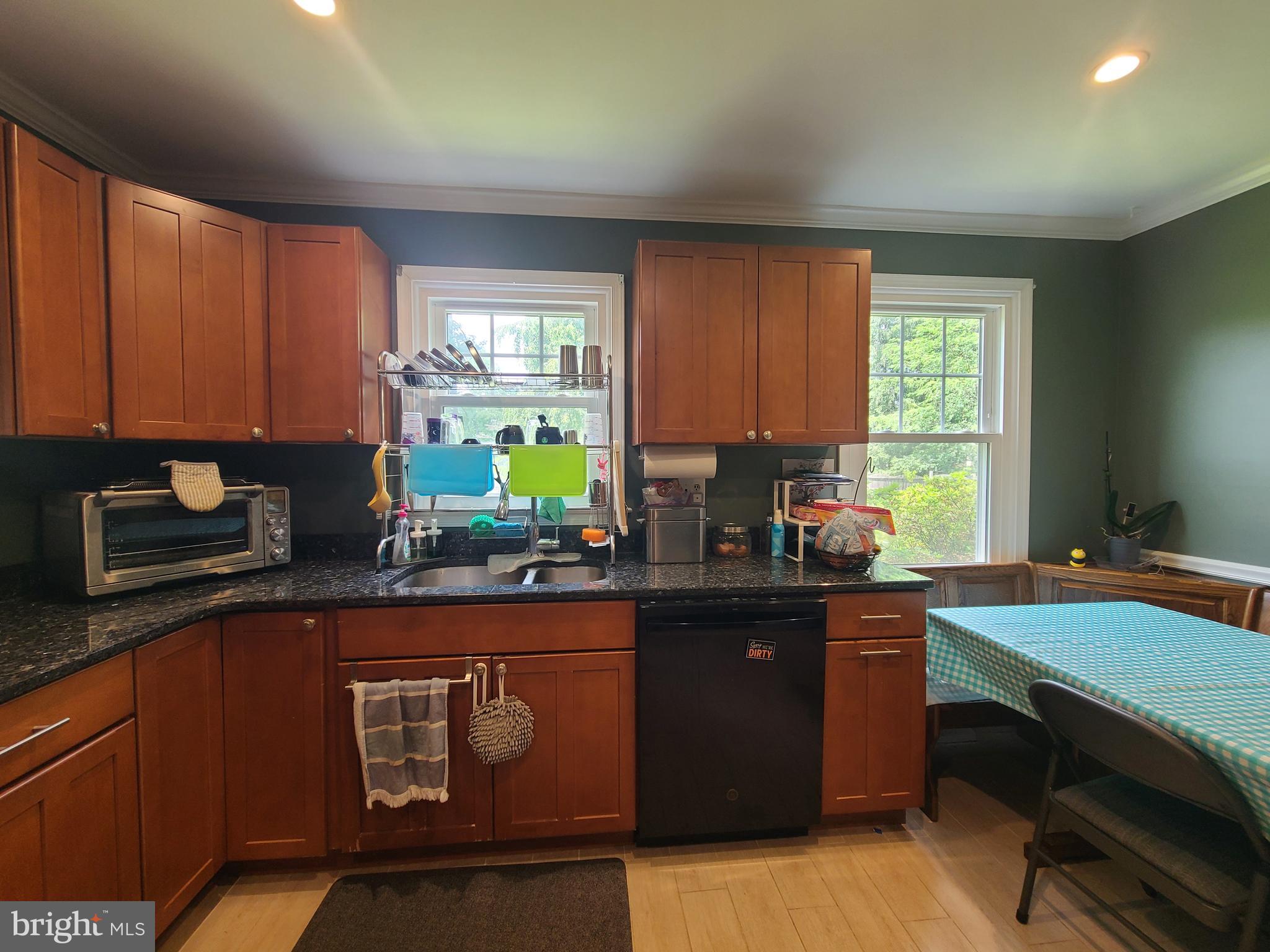 2105 Hemlock Road Norristown, PA 19403 - Photo 16 of 75 Kitchen