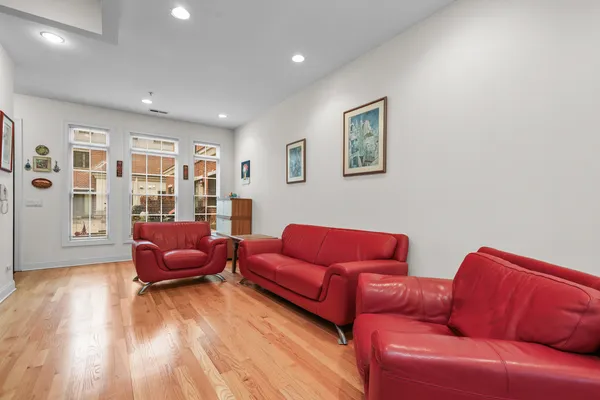 $664,990 | 855 Laurel Avenue, Highland Park, IL 60035