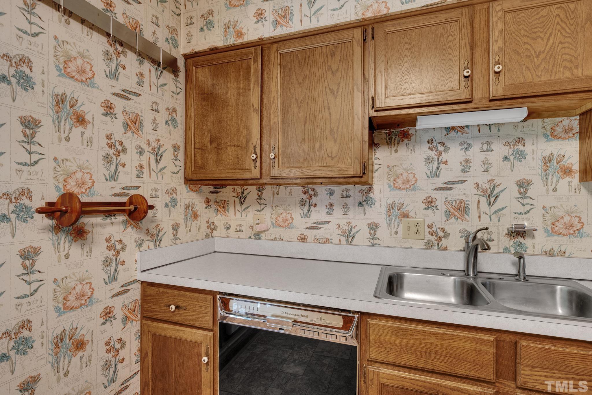 12104 Strickland Road Raleigh, NC 27613 - Photo 17 of 35