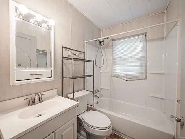 $91,900 | 1112 East 4th Street, Mount Vernon, IN 47620