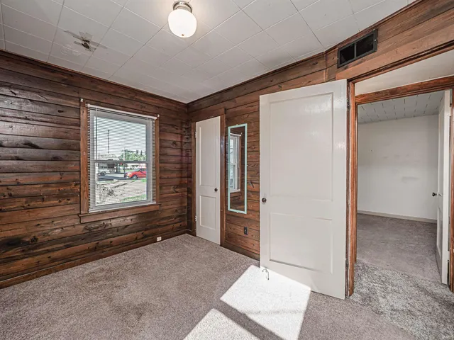 $91,900 | 1112 East 4th Street, Mount Vernon, IN 47620