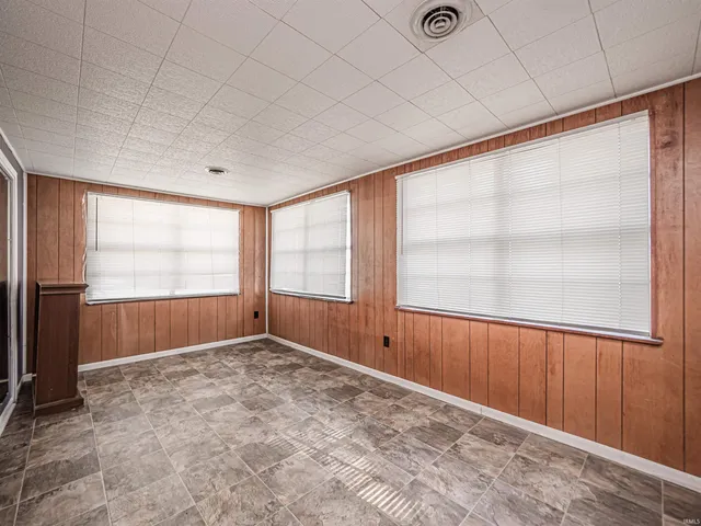 $91,900 | 1112 East 4th Street, Mount Vernon, IN 47620