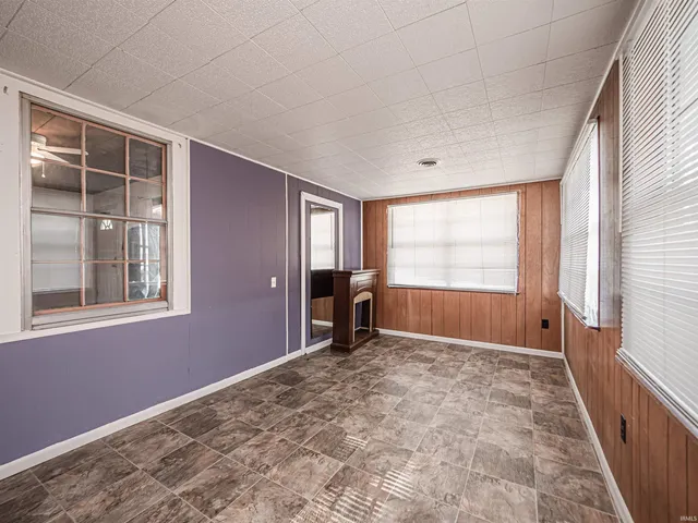 $91,900 | 1112 East 4th Street, Mount Vernon, IN 47620