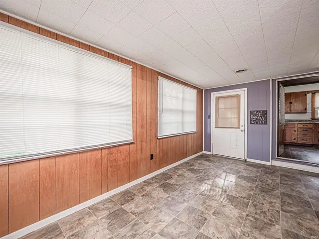 $91,900 | 1112 East 4th Street, Mount Vernon, IN 47620