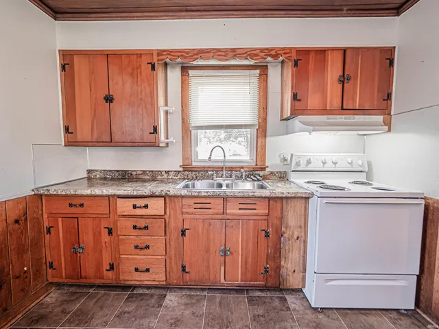 $91,900 | 1112 East 4th Street, Mount Vernon, IN 47620