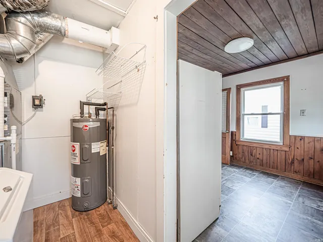 $91,900 | 1112 East 4th Street, Mount Vernon, IN 47620