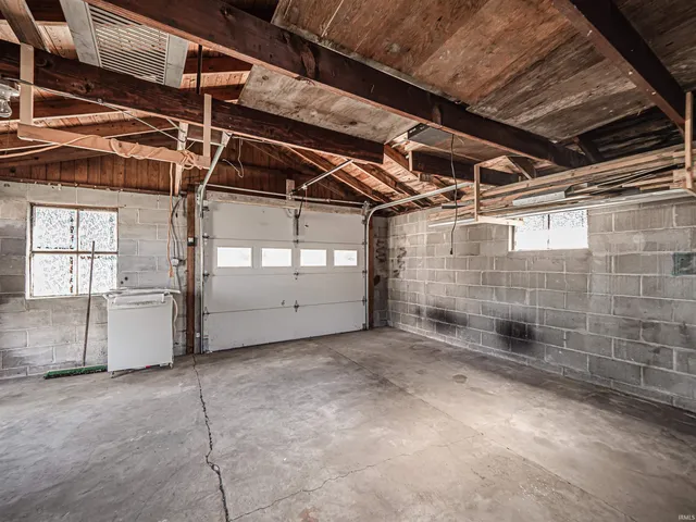 $91,900 | 1112 East 4th Street, Mount Vernon, IN 47620