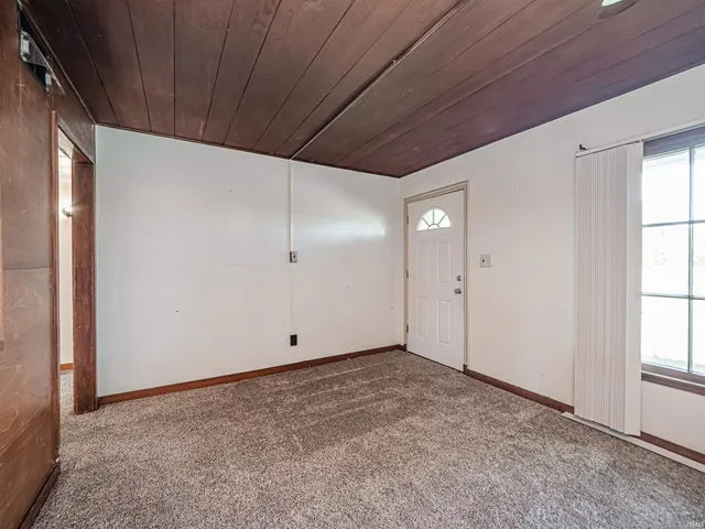 $91,900 | 1112 East 4th Street, Mount Vernon, IN 47620