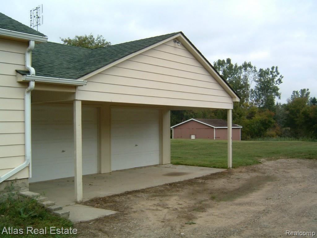 5848 Brigham Road Goodrich, MI 48438 - Photo 4 of 18 garage.jpg