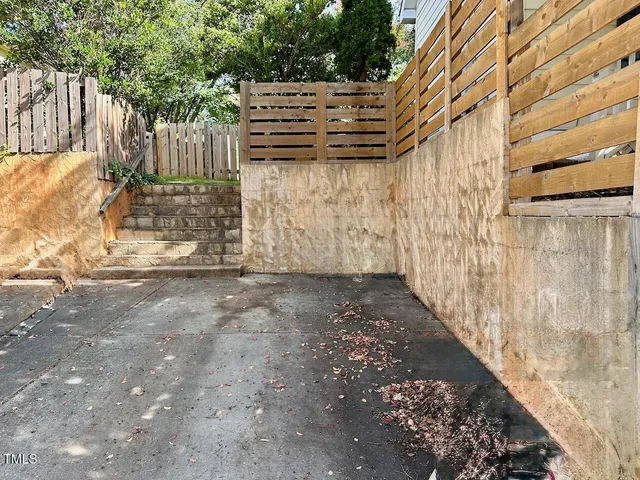 $1,975 | 411 East Lenoir Street, Raleigh, NC 27601