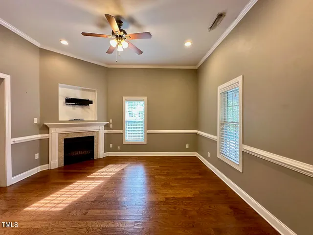 $1,975 | 411 East Lenoir Street, Raleigh, NC 27601