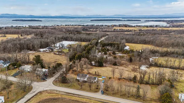 $574,900 | 220 South Street, South Hero, VT 05486