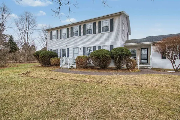 $585,000 | 220 South Street, South Hero, VT 05486