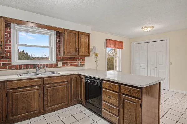 $585,000 | 220 South Street, South Hero, VT 05486