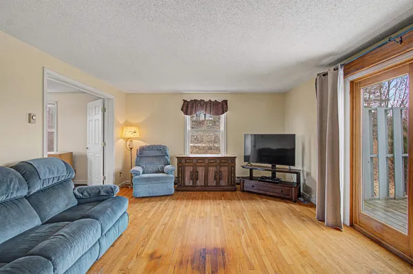 $585,000 | 220 South Street, South Hero, VT 05486