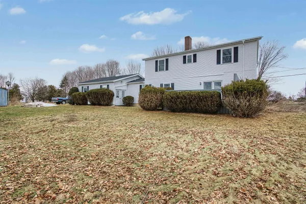 $585,000 | 220 South Street, South Hero, VT 05486