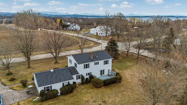 $585,000 | 220 South Street, South Hero, VT 05486