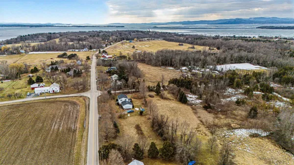 $585,000 | 220 South Street, South Hero, VT 05486