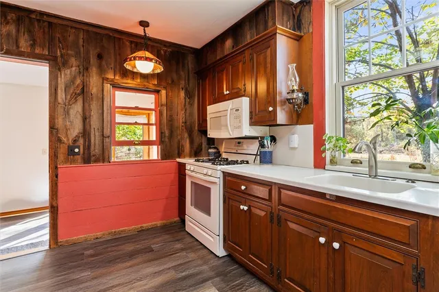 $375,000 | 1728 Clarkson Parma Townline Road, Parma, NY 14420