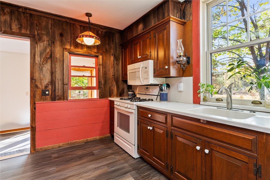 1728 Clarkson Parma Townline Road Parma, NY 14420 - Photo 11 of 50 kitchen