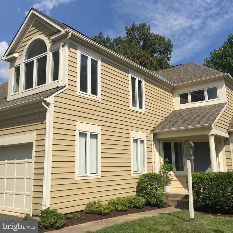 11201 Crossbeam Court Reston, VA 20194 - Photo 2 of 3 Exterior (Front)