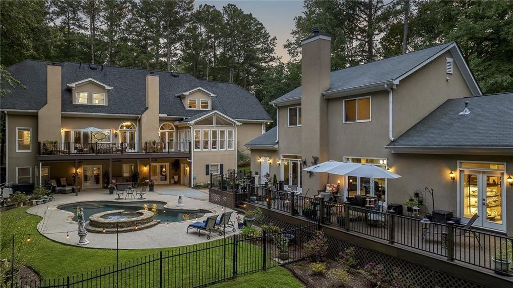 2010 Stonehedge Road Roswell, GA 30075 - Photo 1 of 86