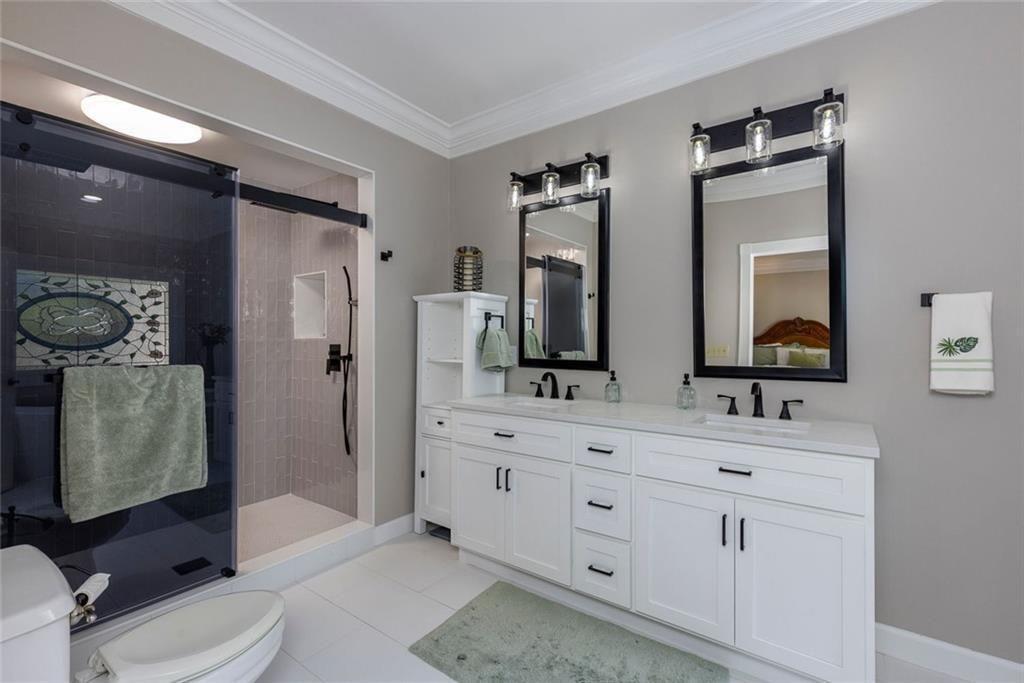 2010 Stonehedge Road Roswell, GA 30075 - Photo 23 of 86