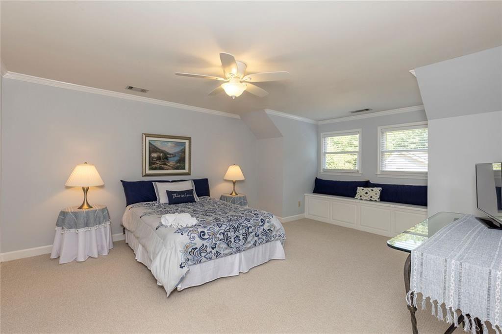 2010 Stonehedge Road Roswell, GA 30075 - Photo 26 of 86