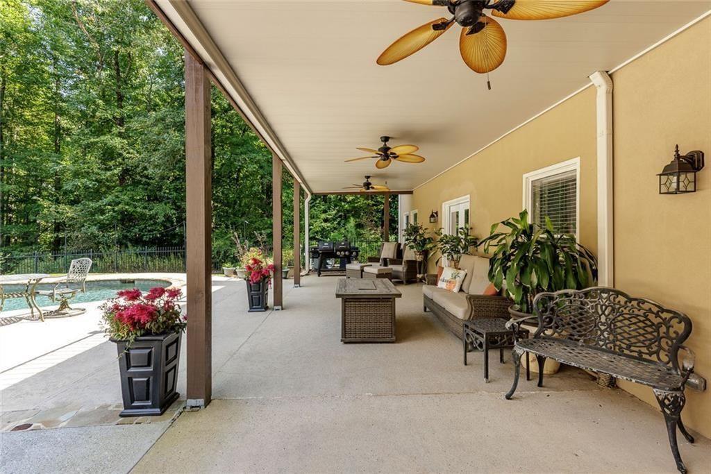 2010 Stonehedge Road Roswell, GA 30075 - Photo 40 of 86