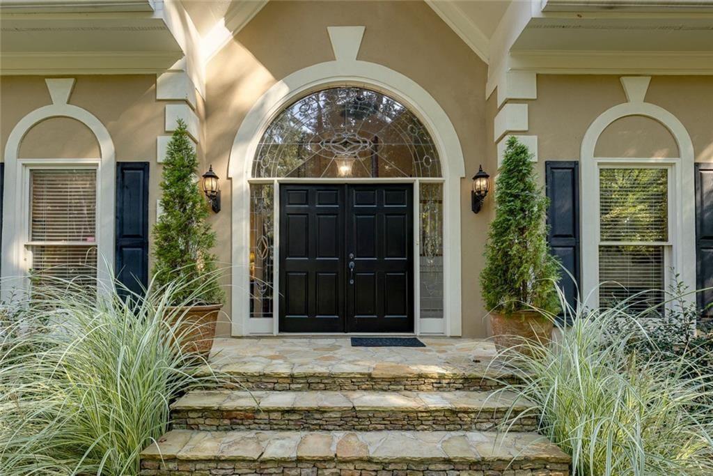 2010 Stonehedge Road Roswell, GA 30075 - Photo 4 of 86