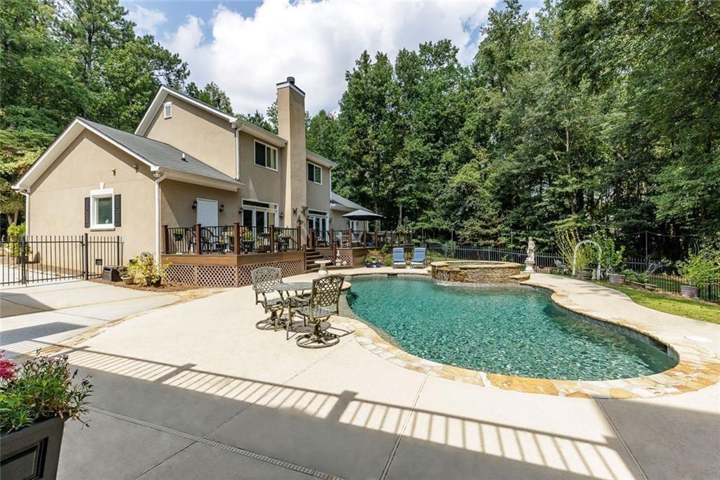 2010 Stonehedge Road Roswell, GA 30075 - Photo 41 of 86