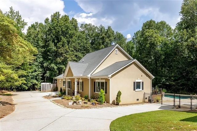 $1,995,000 | 2010 Stonehedge Road, Roswell, GA 30075