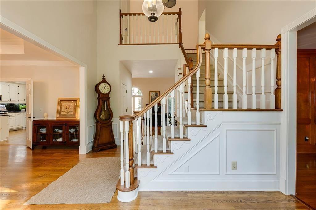 2010 Stonehedge Road Roswell, GA 30075 - Photo 5 of 86