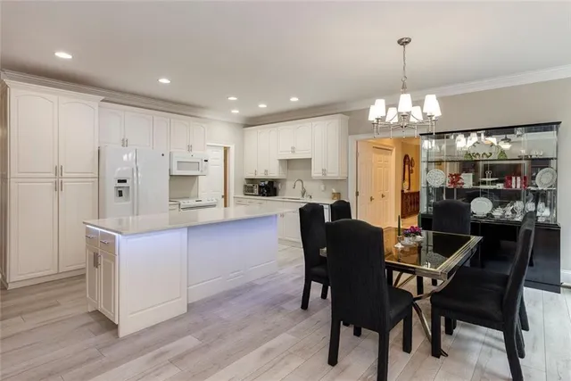 $1,995,000 | 2010 Stonehedge Road, Roswell, GA 30075