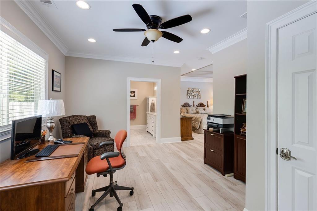 2010 Stonehedge Road Roswell, GA 30075 - Photo 60 of 86