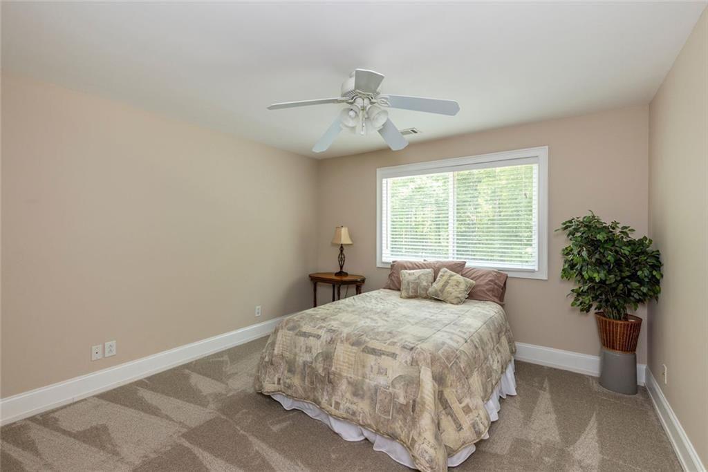 2010 Stonehedge Road Roswell, GA 30075 - Photo 64 of 86