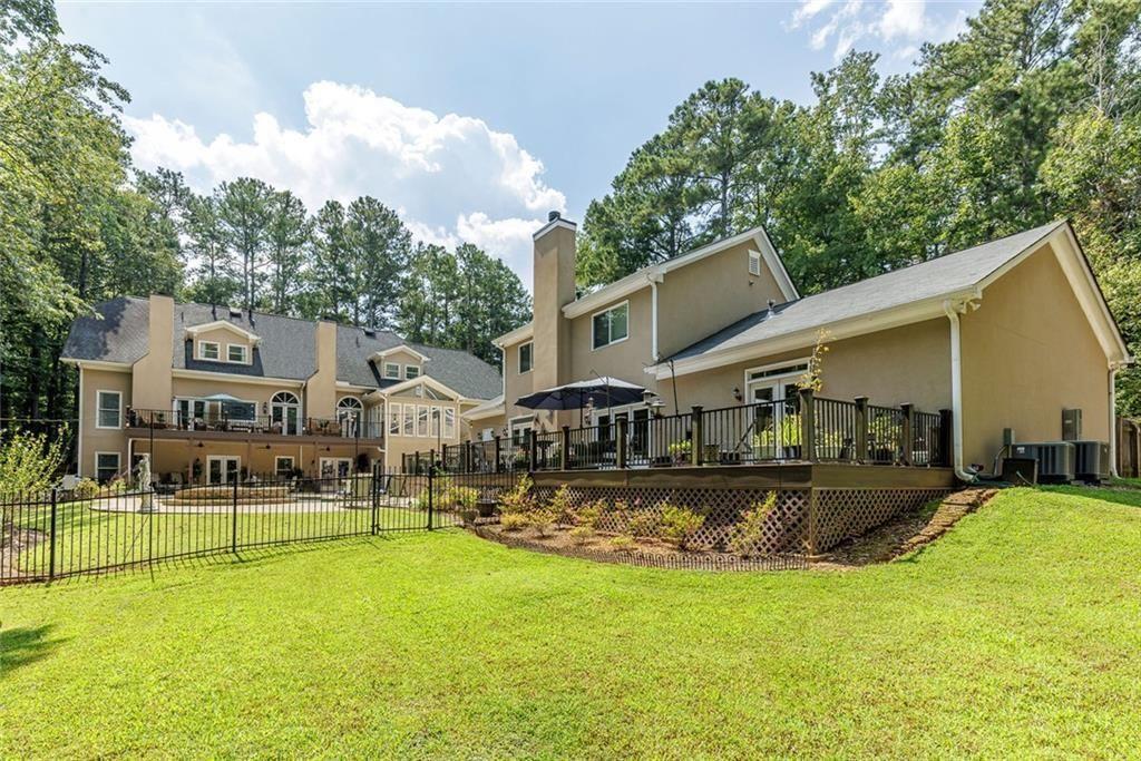 2010 Stonehedge Road Roswell, GA 30075 - Photo 73 of 86