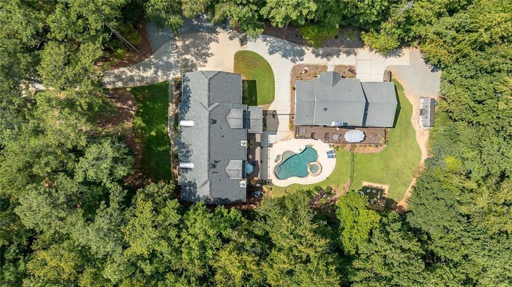 2010 Stonehedge Road Roswell, GA 30075 - Photo 76 of 86