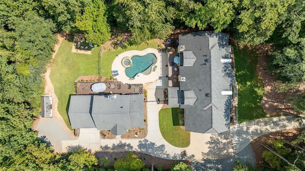 2010 Stonehedge Road Roswell, GA 30075 - Photo 77 of 86